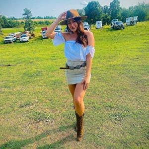 Meet your Posher, Nelly